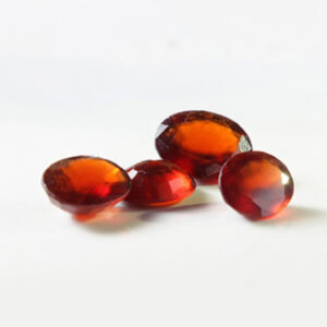 Mặt đá Garnet